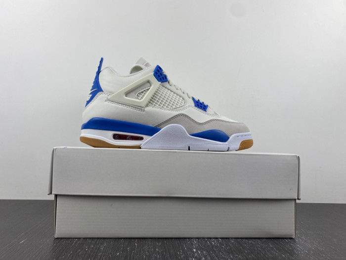 Nike SB x Air Jordan 4 DR5415-104
