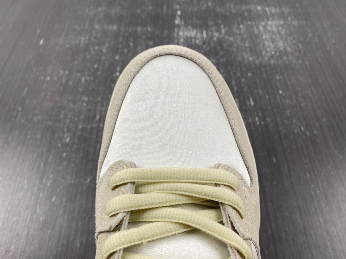 NIKE SB DUNK LOW CITY OF LOVE COCONUT MILK FZ5654-100