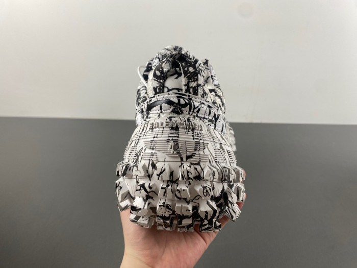 BALCIA DEFENDER SNEAKER