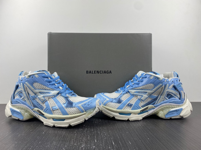 BALCIA RUNNER SNEAKER