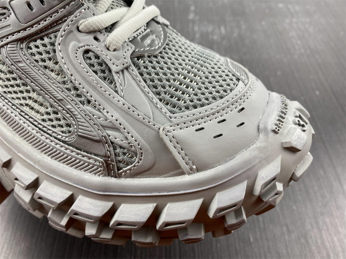 BALCIA DEFENDER SNEAKER