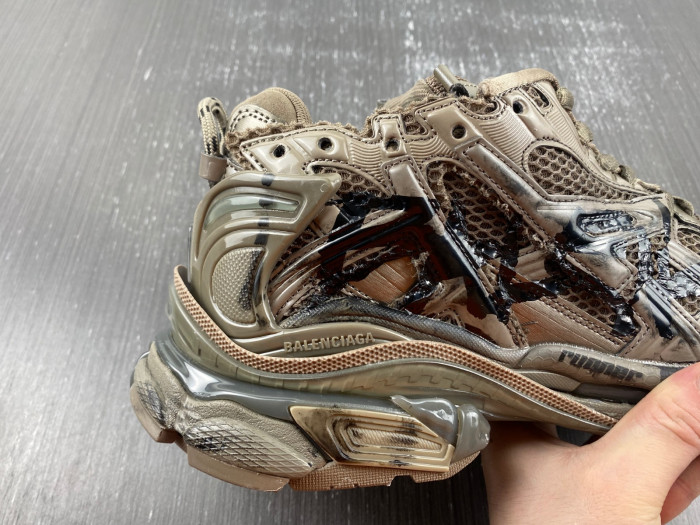 BALCIA RUNNER SNEAKER