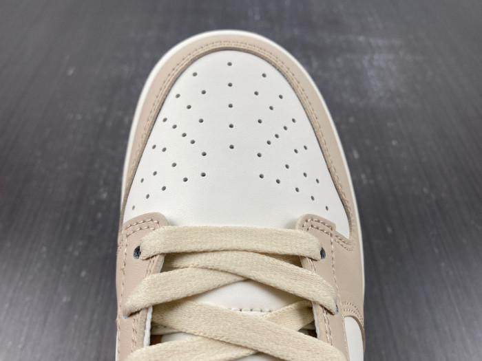 Wmns Nike Dunk Low Phantom Metallic Gold DX5930-001