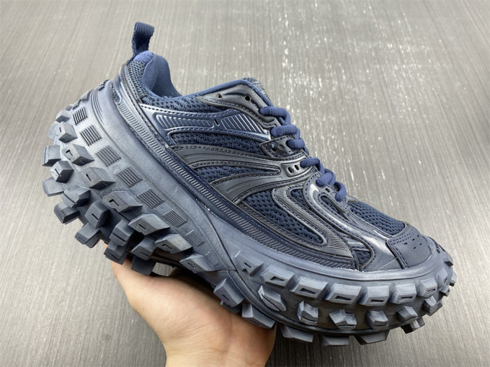 BALCIA DEFENDER SNEAKER