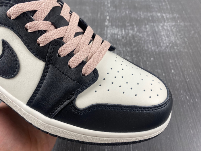 Paris Saint-Germain x Air Jordan 1 Low OG HF8828-100
