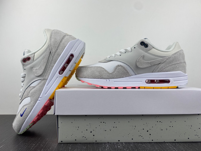 Nike Air Max 1 "Pom Pom Polka Dot" FB4959-121