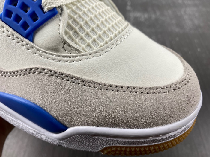 Nike SB x Air Jordan 4 DR5415-104