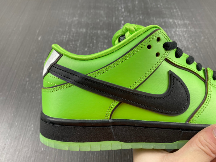 The Powerpuff Girls x Nike SB Dunk Low 
