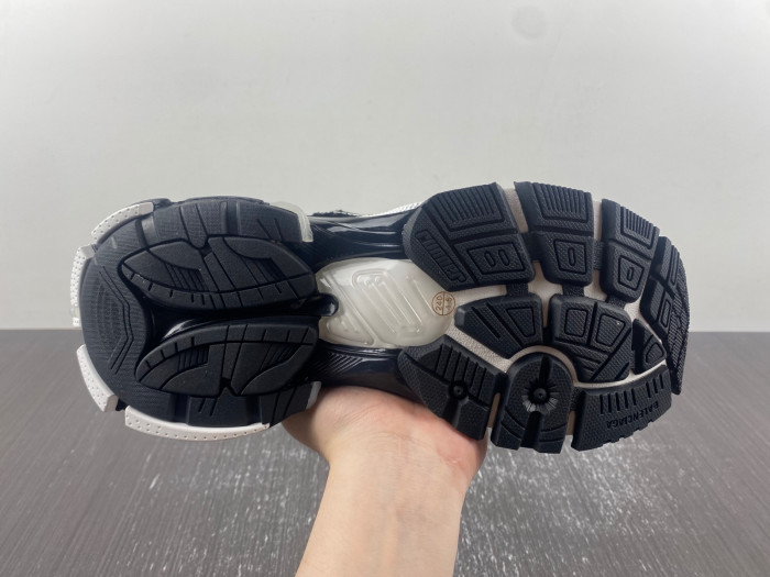 BALCIA RUNNER SNEAKER