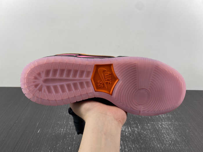 The Powerpuff Girls x Nike SB Dunk Low “Blossom” FD2631-600