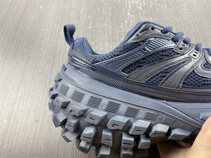 BALCIA DEFENDER SNEAKER