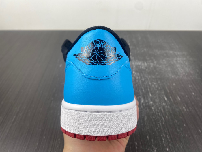 Jordan 1 Retro Low OG NC to Chi (Women