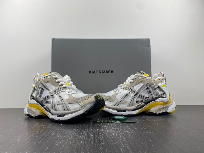 BALCIA RUNNER SNEAKER