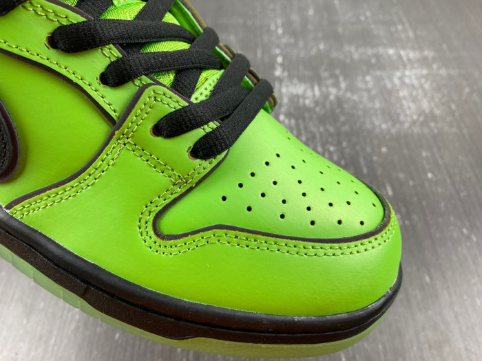 The Powerpuff Girls x Nike SB Dunk Low 