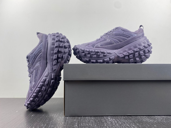 BALCIA DEFENDER SNEAKER