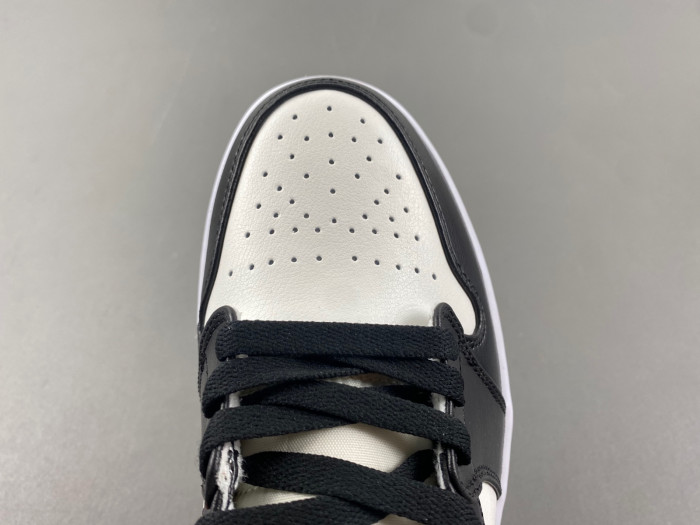 Air Jordan 1 Mid Black Toe “Gym Red” BQ6472-160