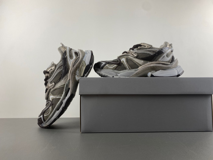 BALCIA RUNNER SNEAKER