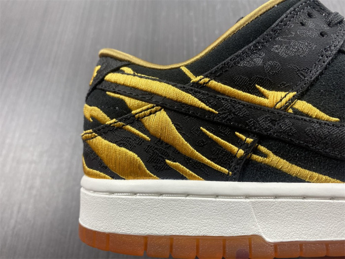Nike Dunk High Year of the Tiger DQ4978-001