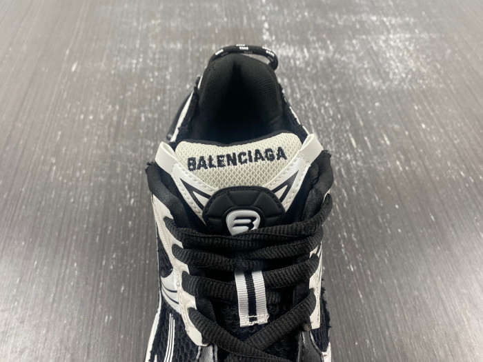 BALCIA RUNNER SNEAKER
