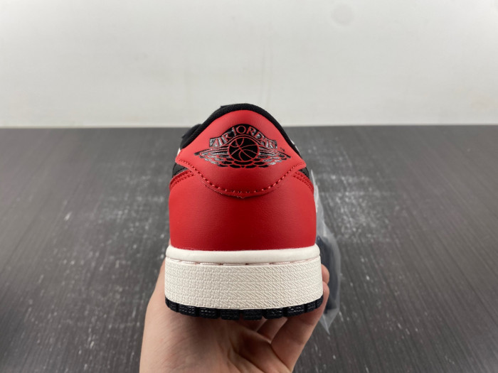 Paris Saint-Germain x Air Jordan 1 Low OG HF8828-100