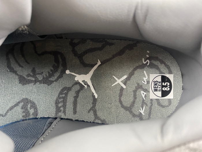 AIR JORDAN 4 RETRO KAWS "KAWS" 930155-003