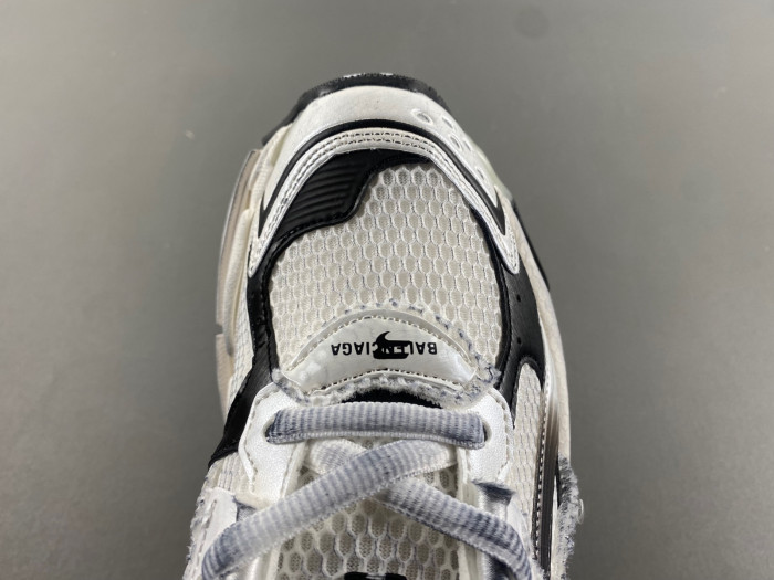 BALCIA RUNNER SNEAKER