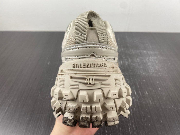 BALCIA DEFENDER SNEAKER