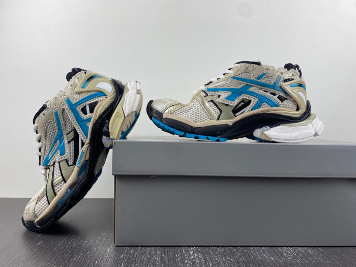 BALCIA RUNNER SNEAKER