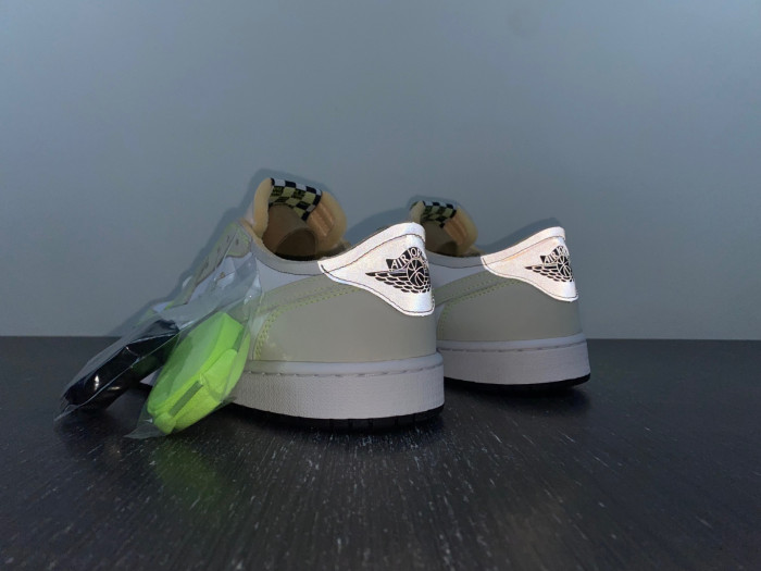 Air Jordan 1 Low OG "Ghost Green" (M) DM7837-103