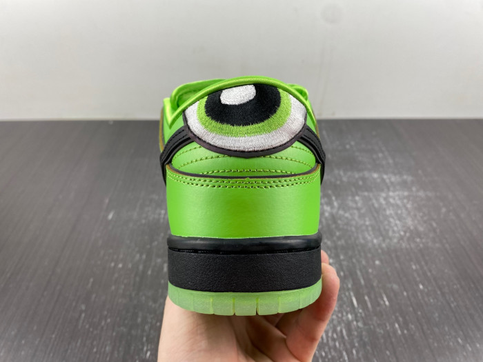 The Powerpuff Girls x Nike SB Dunk Low 