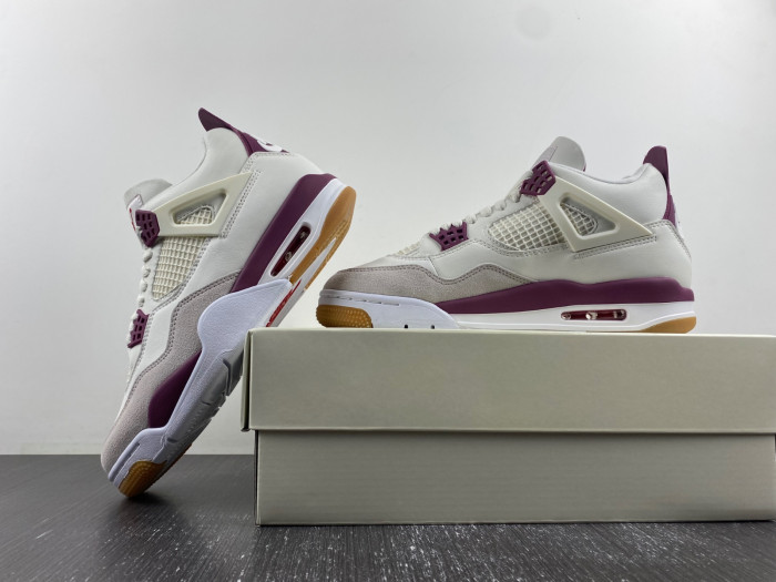 NIKE SB X AIR JORDAN 4 DR5415-102