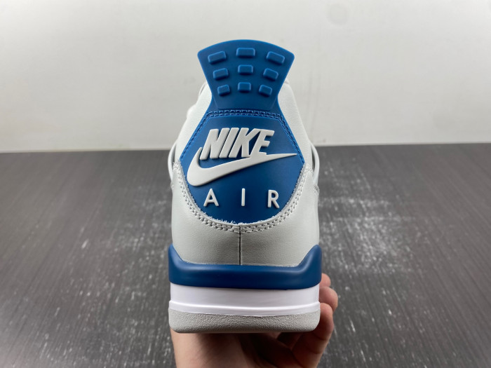 Air Jordan 4 Retro 