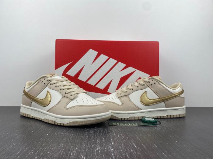 Wmns Nike Dunk Low Phantom Metallic Gold DX5930-001