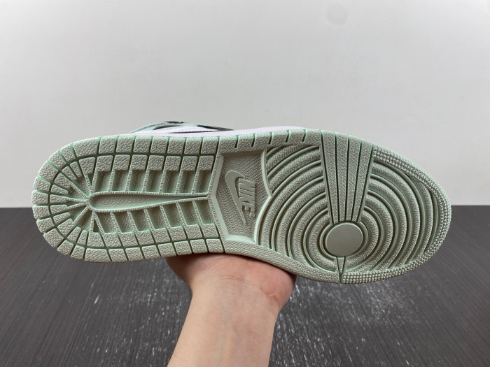 Air Jordan 1 Retro High OG NRG 