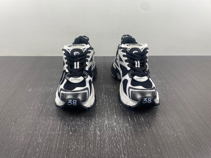 BALCIA RUNNER SNEAKER