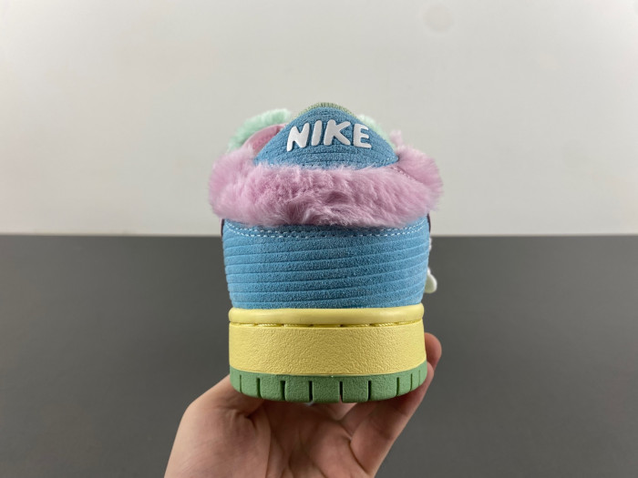 Nike x Verdy SB Dunk Low 