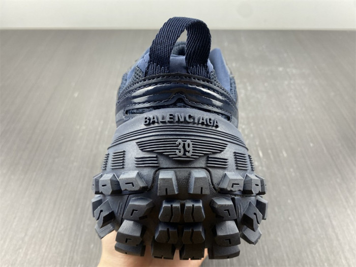 BALCIA DEFENDER SNEAKER