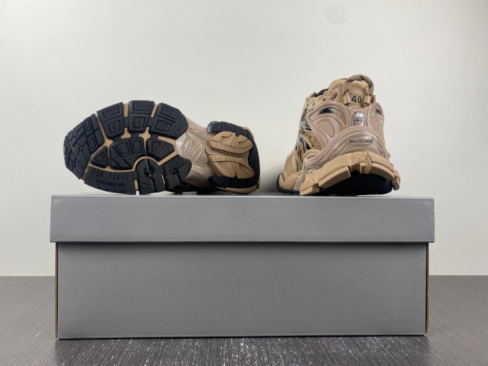 BALCIA RUNNER SNEAKER