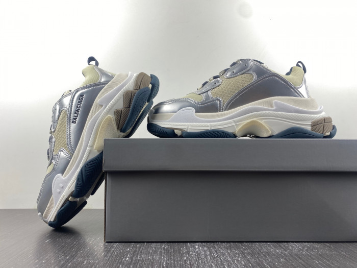 BALCIA TRIPLE S SNEAKER