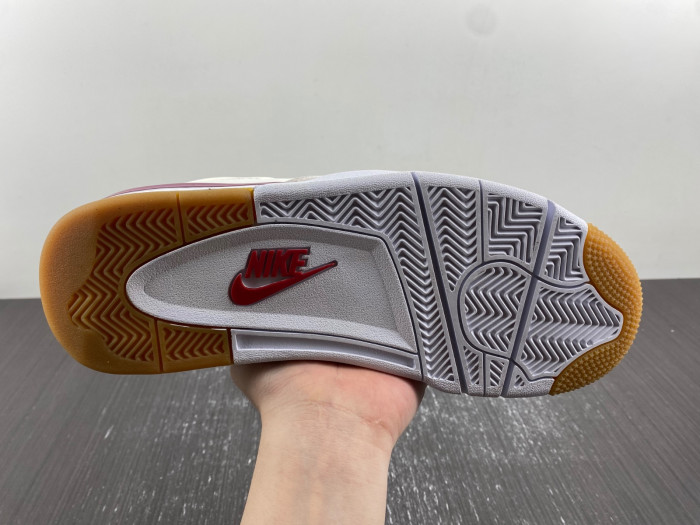 NIKE SB X AIR JORDAN 4 DR5415-102