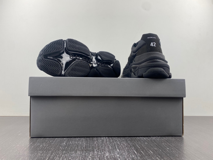 BALCIA TRIPLE S SNEAKER