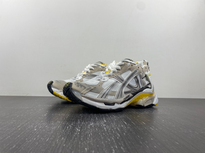 BALCIA RUNNER SNEAKER