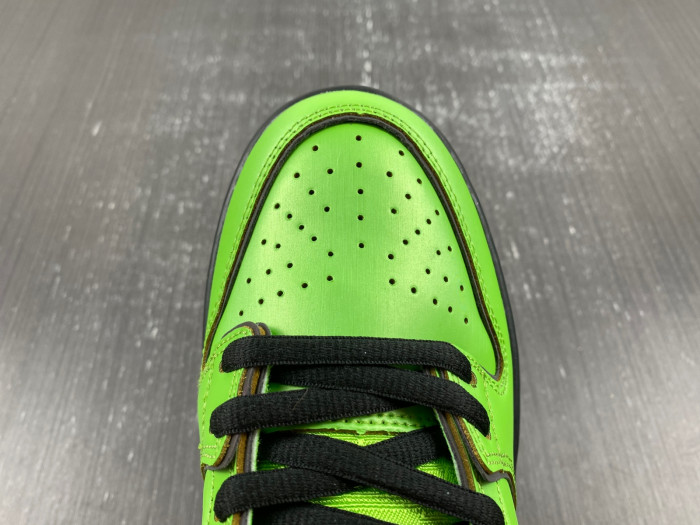 The Powerpuff Girls x Nike SB Dunk Low 