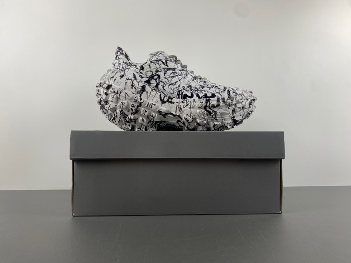 BALCIA DEFENDER SNEAKER