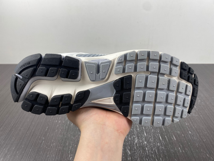 Nike Zoom Vomero 5 Wolf Grey Cool Grey FD9919-001