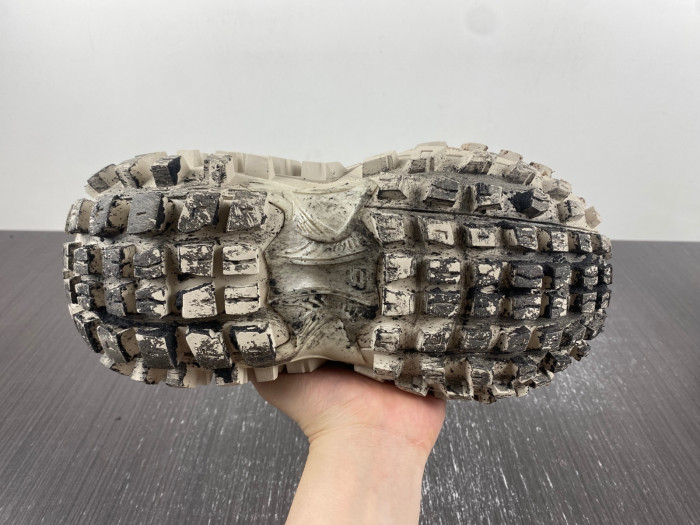 BALCIA DEFENDER SNEAKER