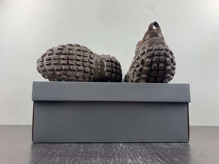 BALCIA DEFENDER SNEAKER