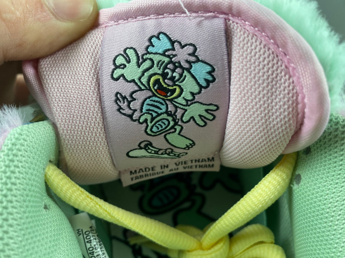 Nike x Verdy SB Dunk Low 