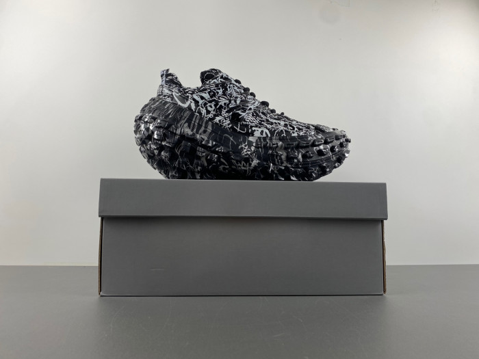 BALCIA DEFENDER SNEAKER