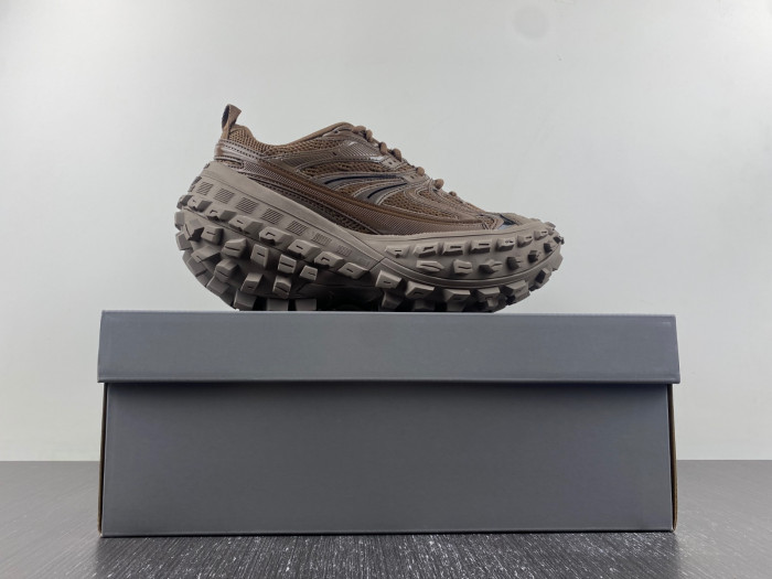 BALCIA DEFENDER SNEAKER